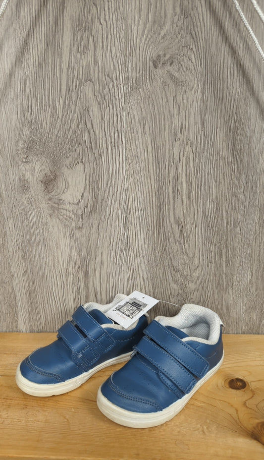 Size C8 Sneakers