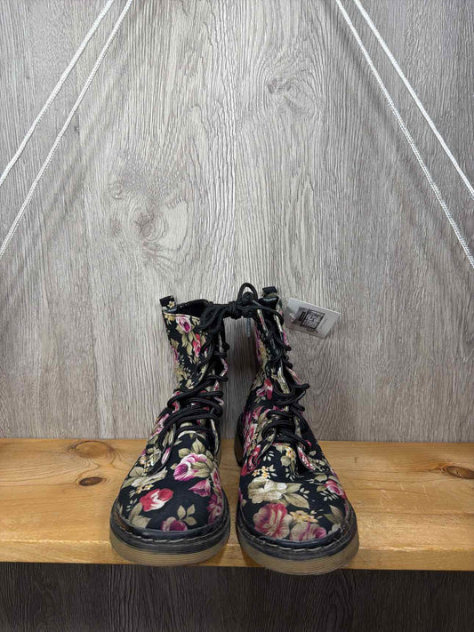 Size Y1 Boots
