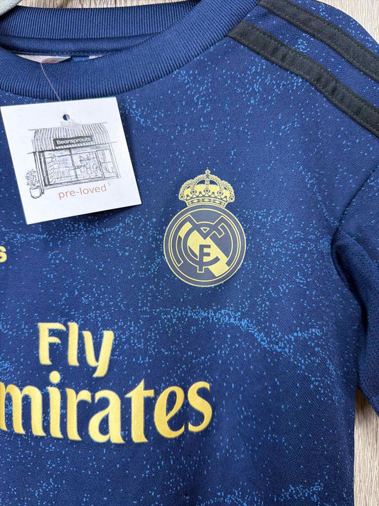 Adidas Size 4y Outfit