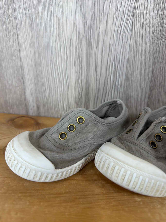 Victoria Size C8 Sneakers
