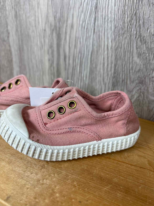 Victoria Size C6 Sneakers