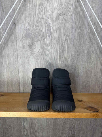 Jan & Jul Size C9 Boots