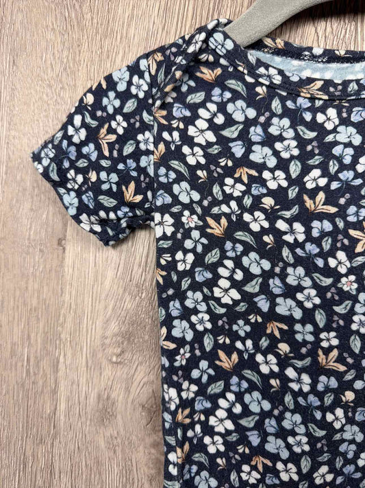 pip and phee Size 3-6m Onesie