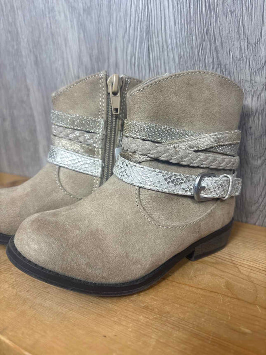 Maggie and Zoe Size C7 Boots