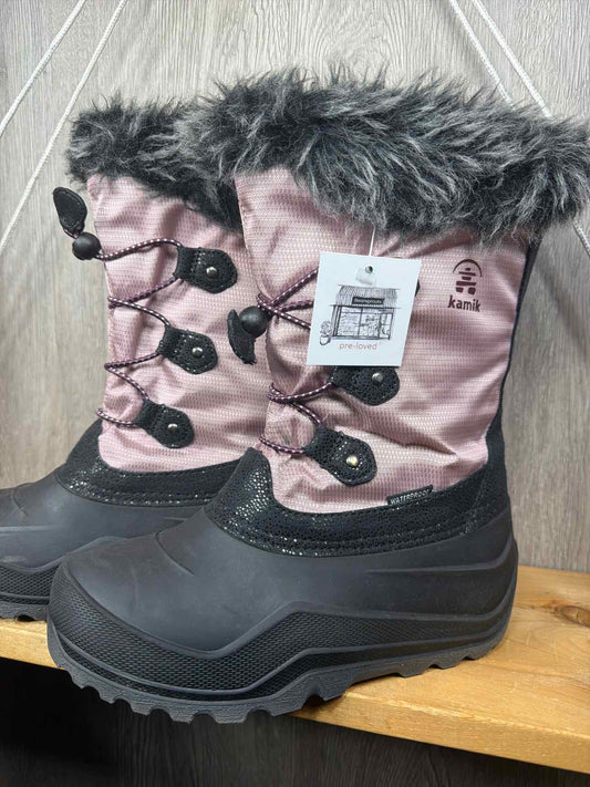 Kamik Size Y4 Boots