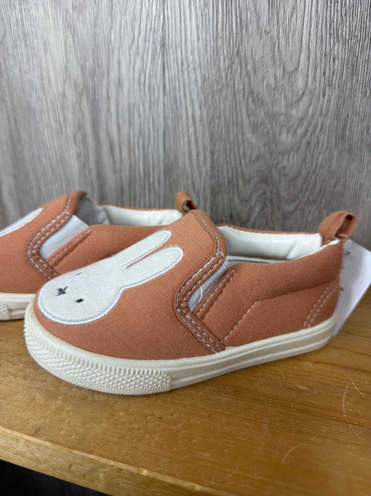 Size C7 Sneakers