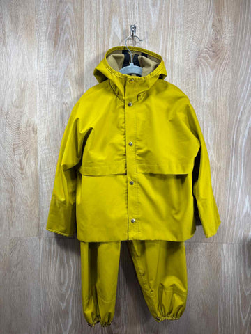 Fairechild Size 4-6y Rain gear