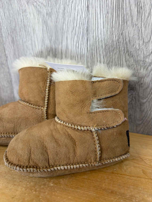 Uggs Size C4 Soft Sole