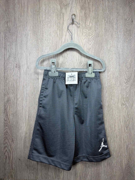 Nike Size 5-6y Shorts