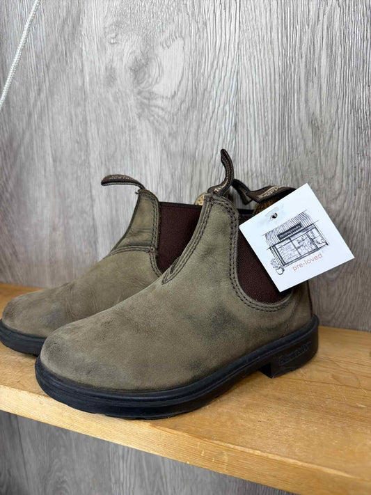 Blundstones Size C11 Boots
