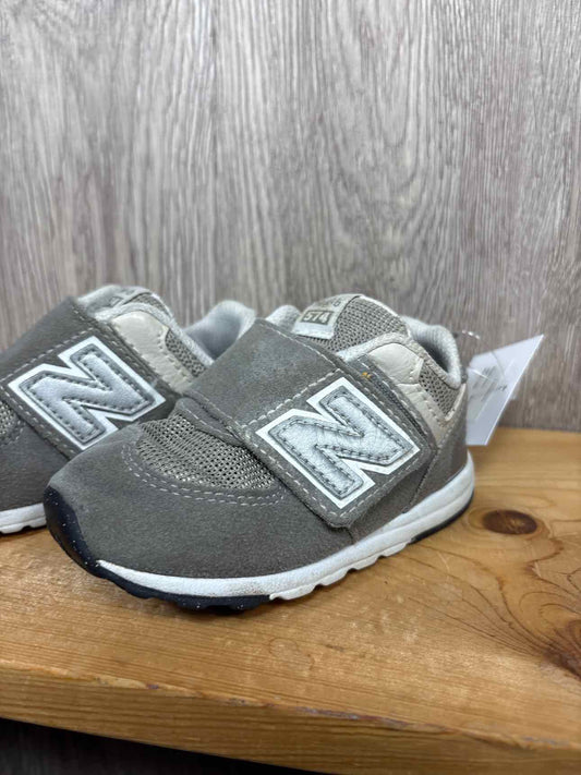 New Balance Size C6 Sneakers