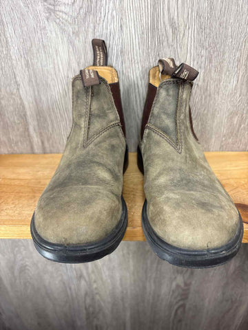 Blundstones Size Y2 Boots