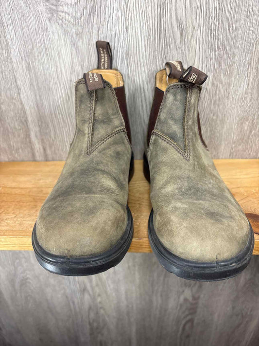 Blundstones Size Y2 Boots
