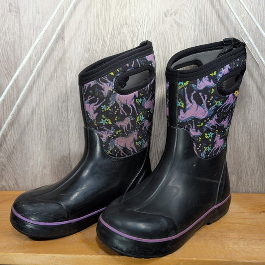 Bogs Size Y3 Boots