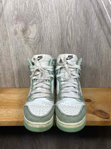 Nike Size Y3.5 Sneakers