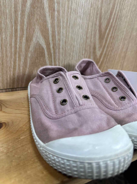 Victoria Size C13 Sneakers