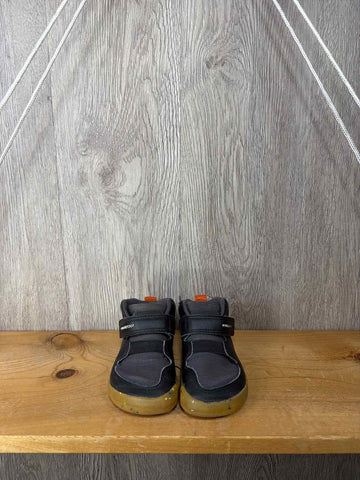 Size C6 Sneakers