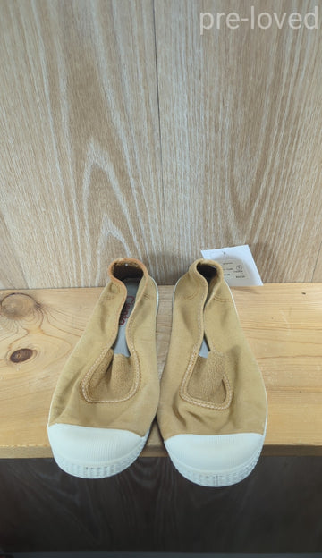 Cienta Size Y3 Sneakers