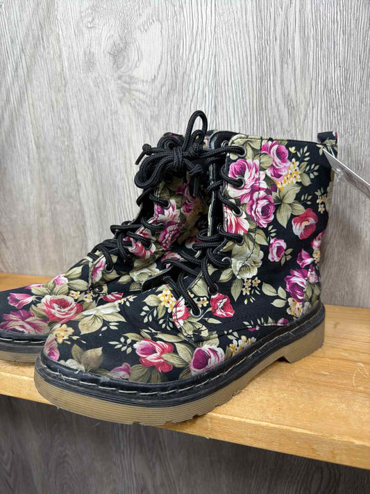 Size Y1 Boots