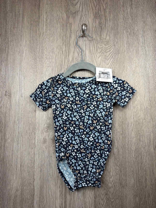 pip and phee Size 3-6m Onesie