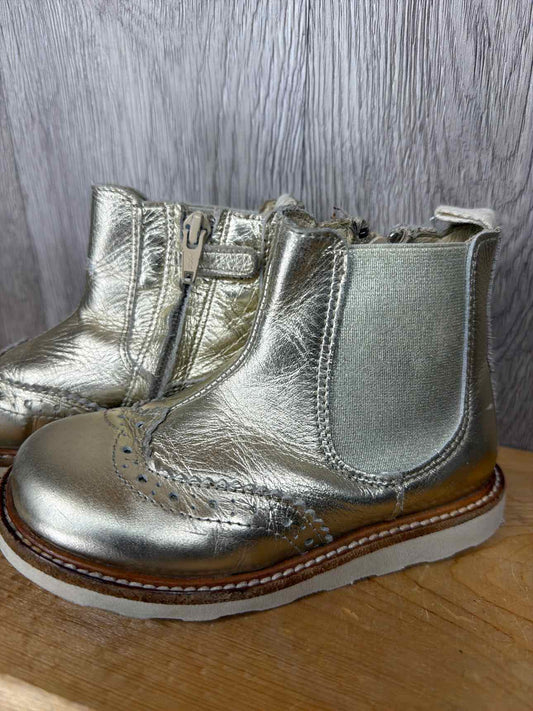 Size C9 Boots