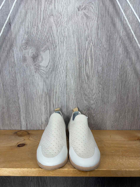 Hey Folks Size C11 Sneakers