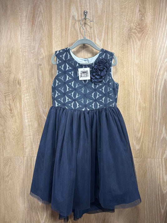 Pippa and Julie Size 6y Dress