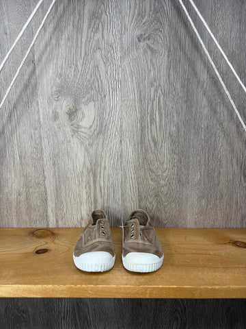 Cienta Size C7 Sneakers