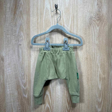 Parade Child Size 0-3m Sample Sale