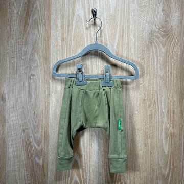 Parade Child Size 0-3m Sample Sale