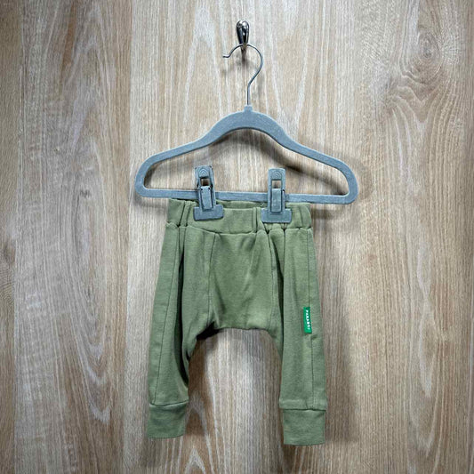 Parade Child Size 0-3m Sample Sale